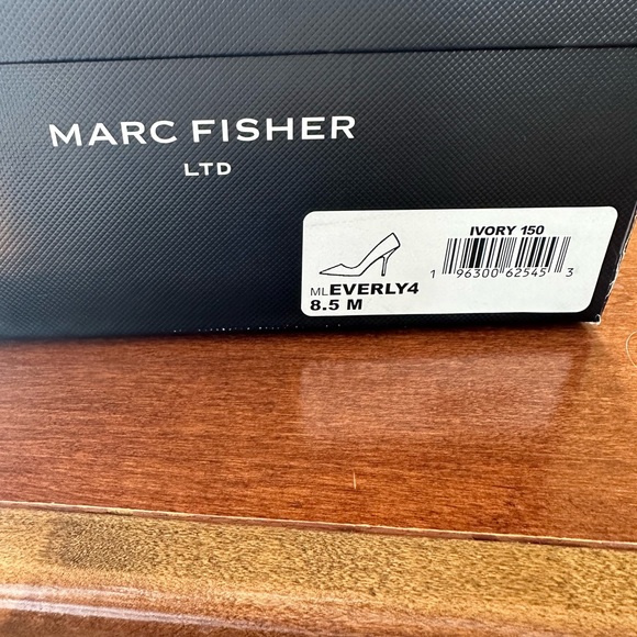 Marc Fisher LTD Everly Pointed Toe Pump size 8.5 - Picture 5 of 5